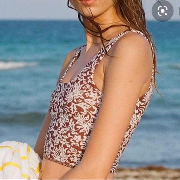 acacia swimwear Other - Acacia Swimwear NWT Aspen Top In Brown Batik med